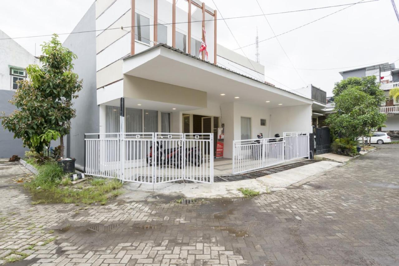 Reddoorz Syariah @ Griya Shanta 말랑 외부 사진